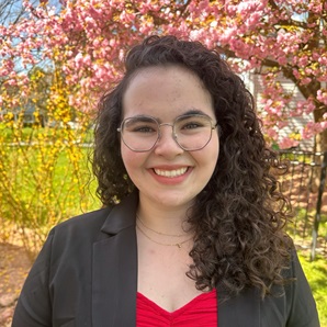 Emily Flanders headshot