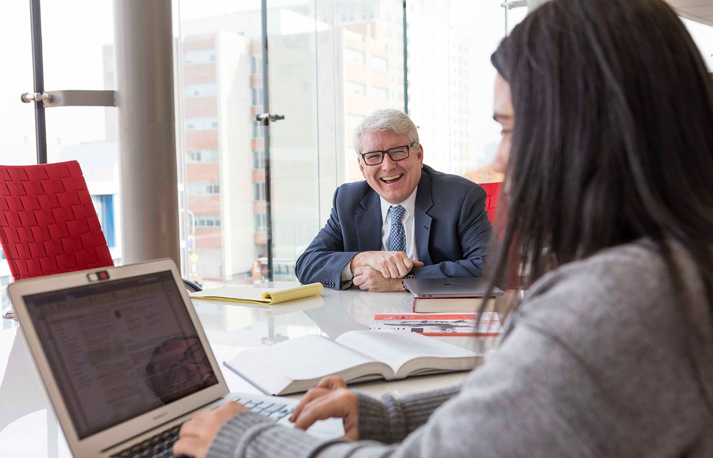 Students meet with Dean Oates
