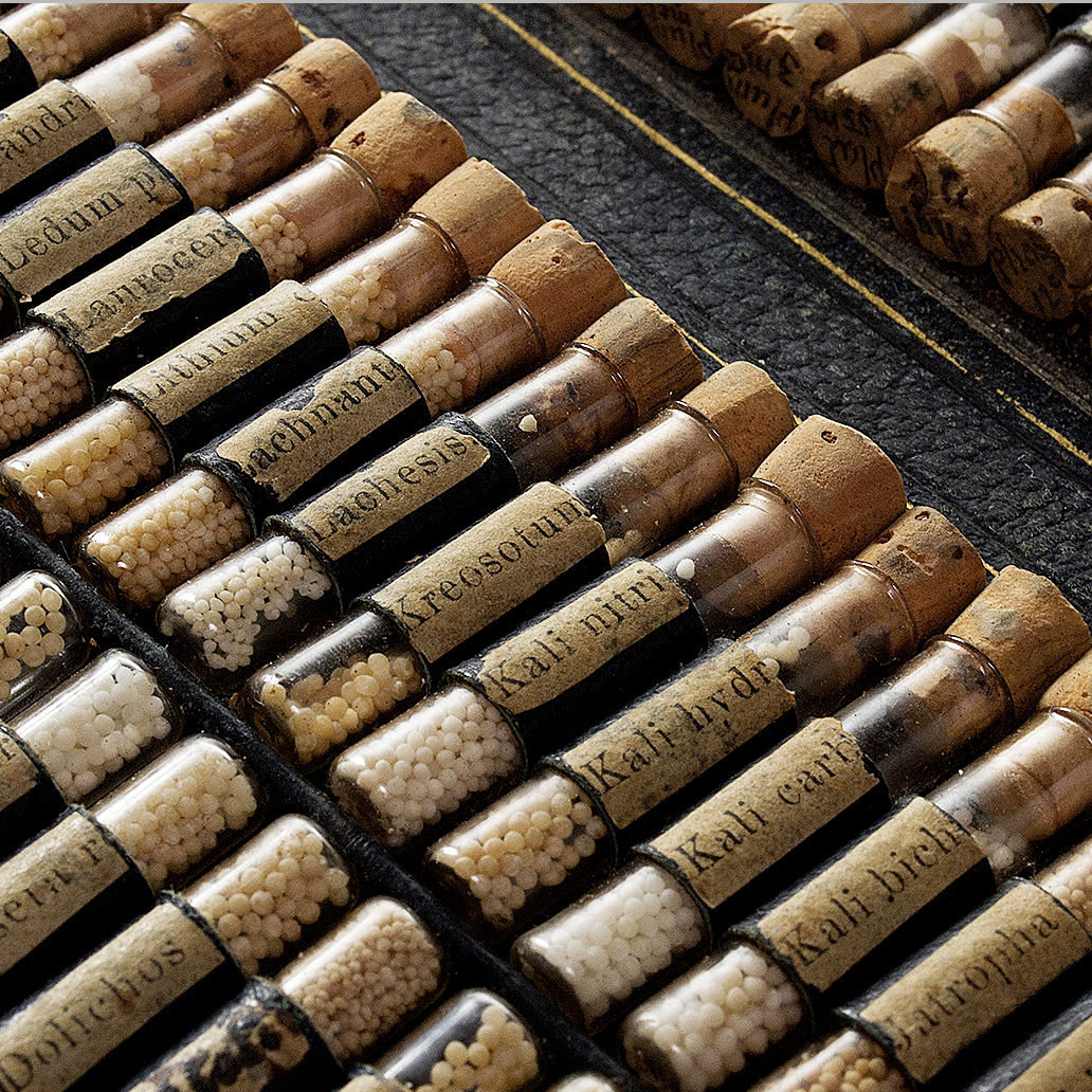 Homeopathic medicine kit thumbnail